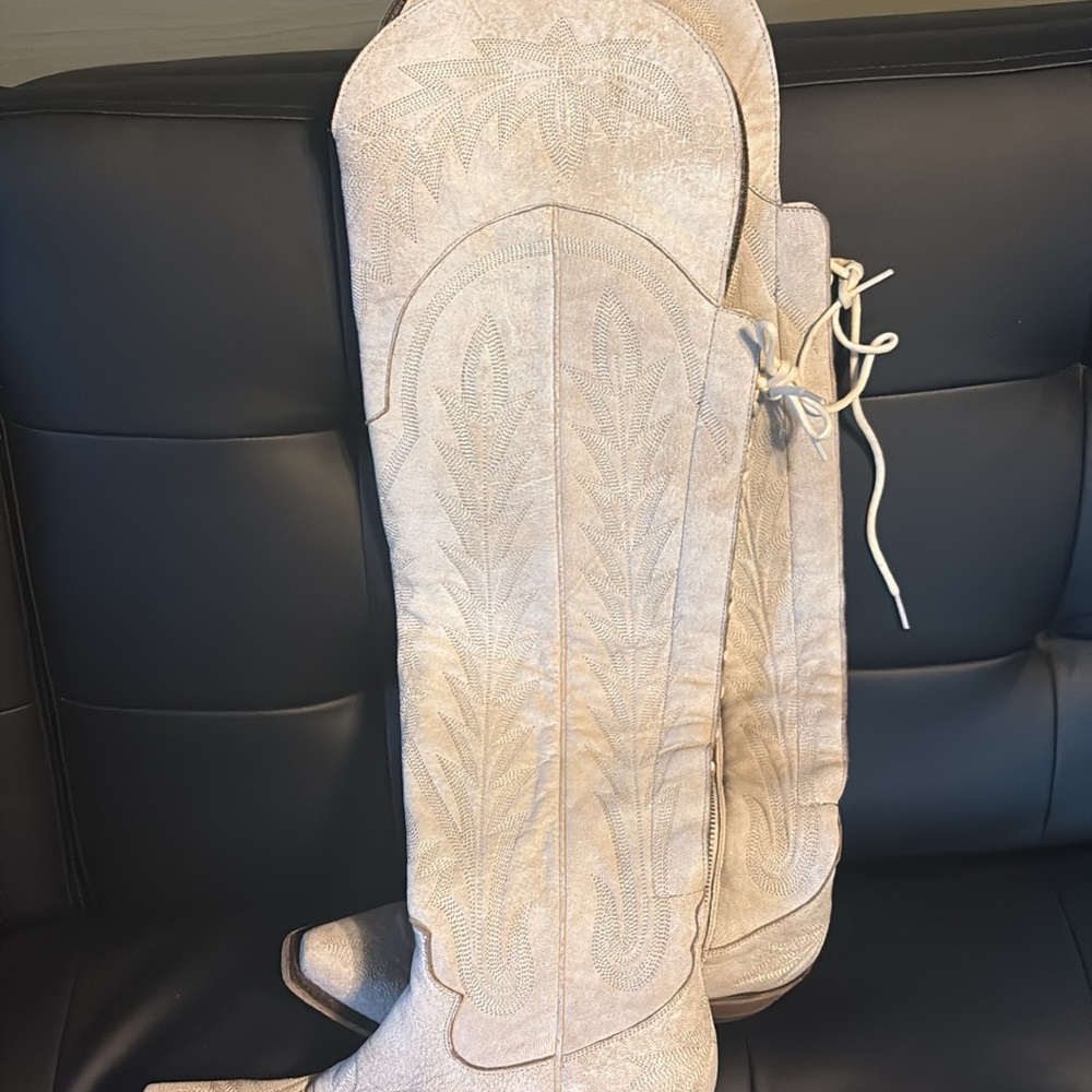 Lane cowgirl boots size 8